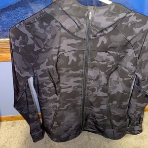 Lululemon zip up windbreaker